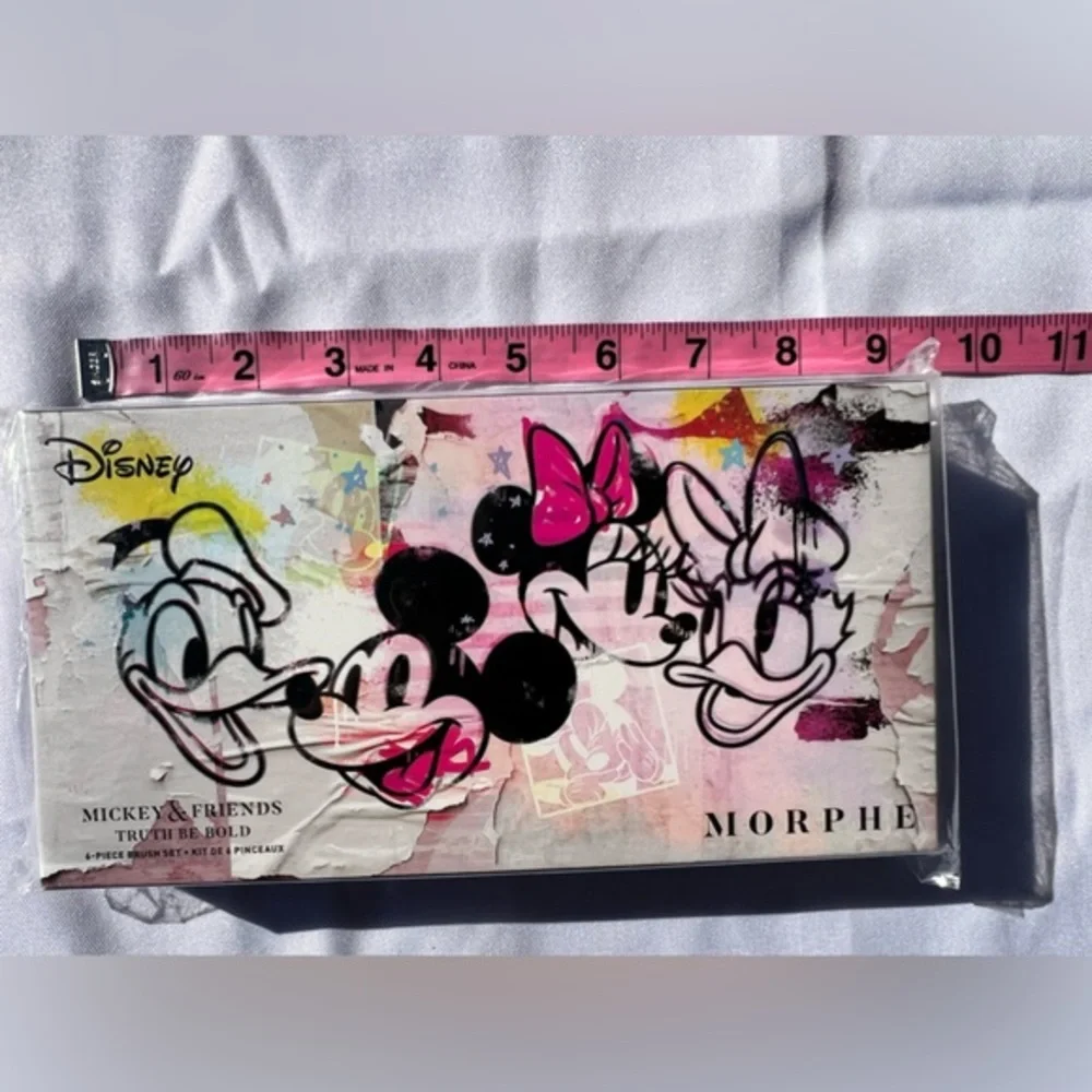 NIB SEALED Morphe Mickey & Friends truth be bold 6 piece‎ makeup brush set